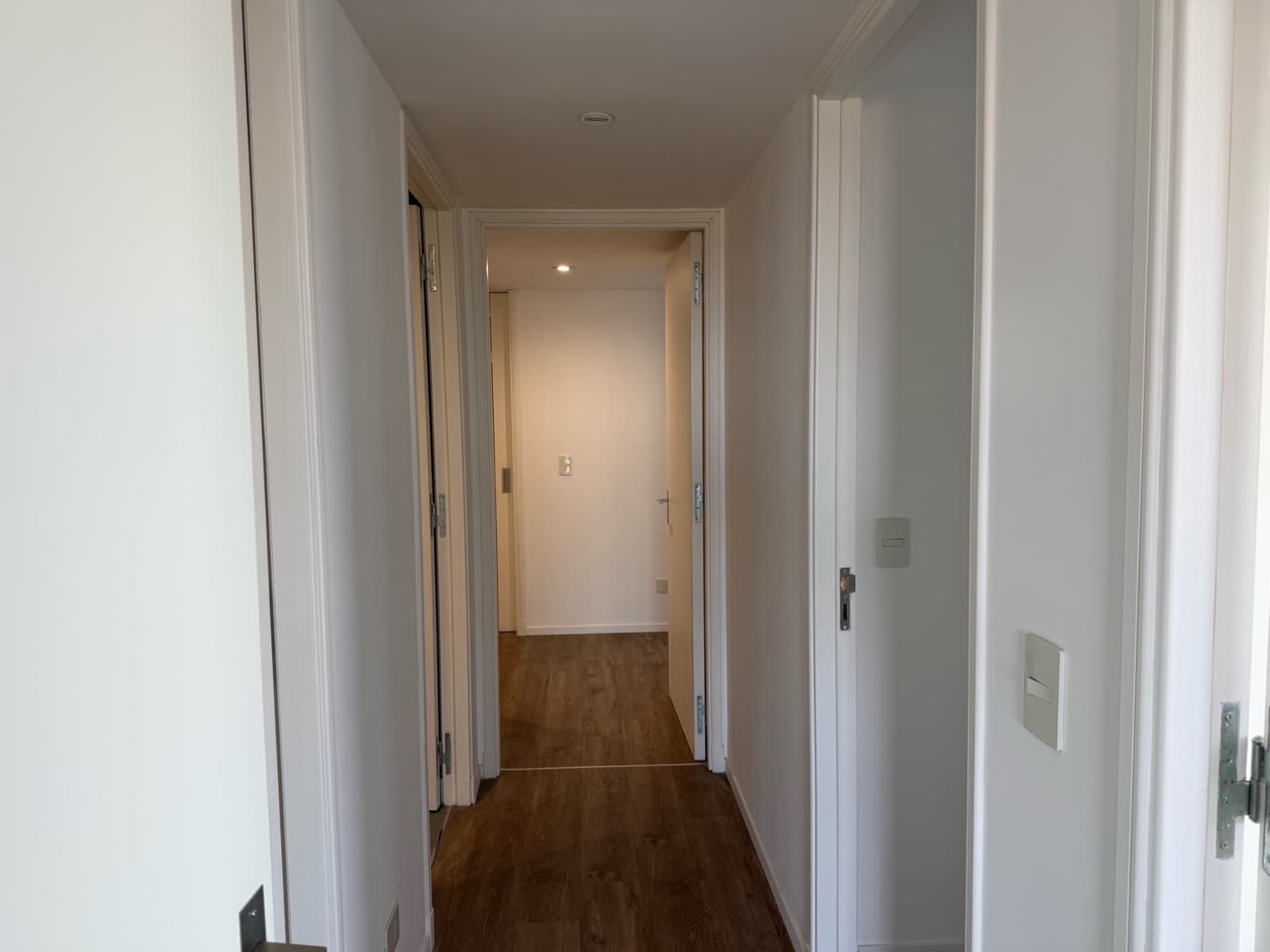 Apartment for sale in Puerto Madero: brand-new 3-room unit with a parking space and an unobstructed view of the dock