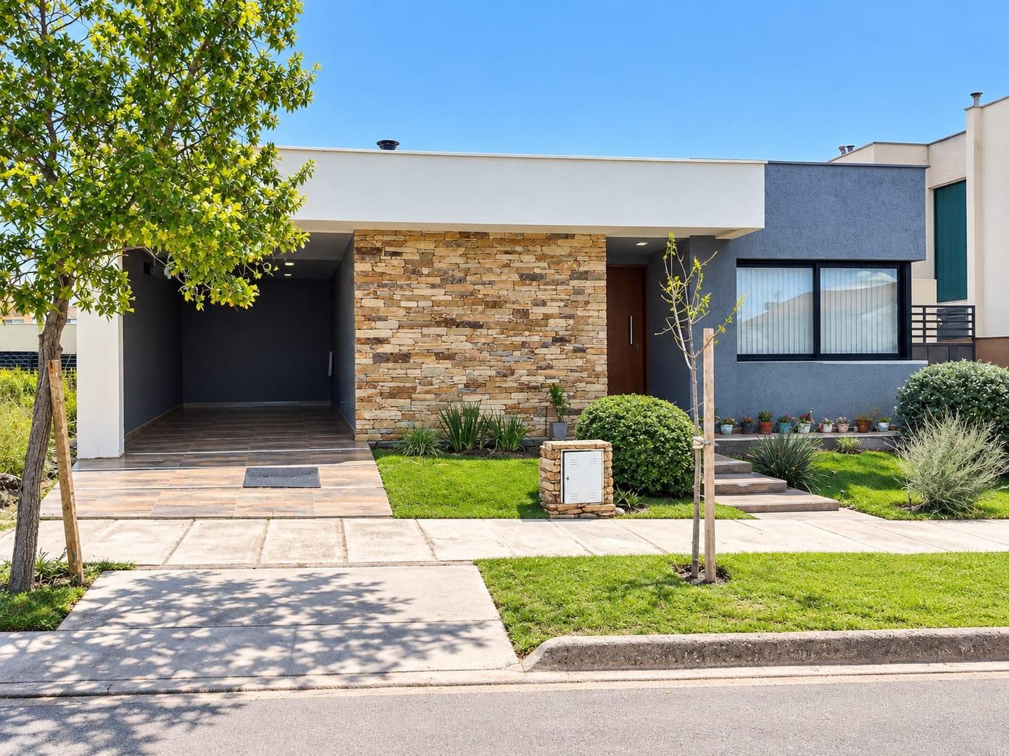 Espectacular Casa a la Venta en Barrio La Bastilla SUM Amenities