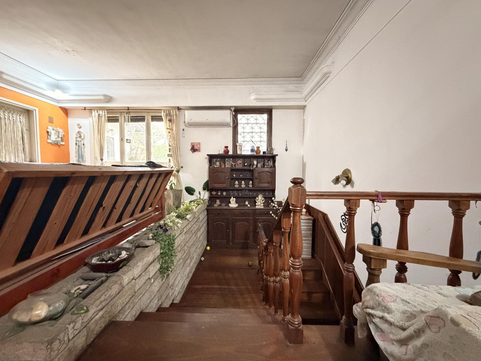 Two houses on one lot, 5 bedrooms, garage, workshop, historic district of General Pacheco.
