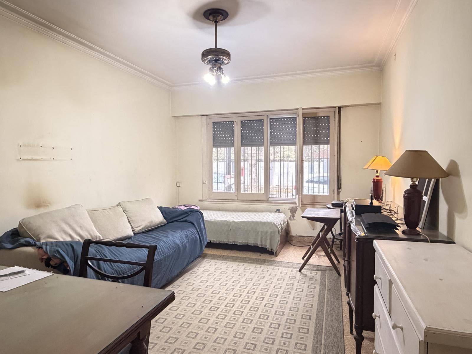 Two houses on one lot, 5 bedrooms, garage, workshop, historic district of General Pacheco.