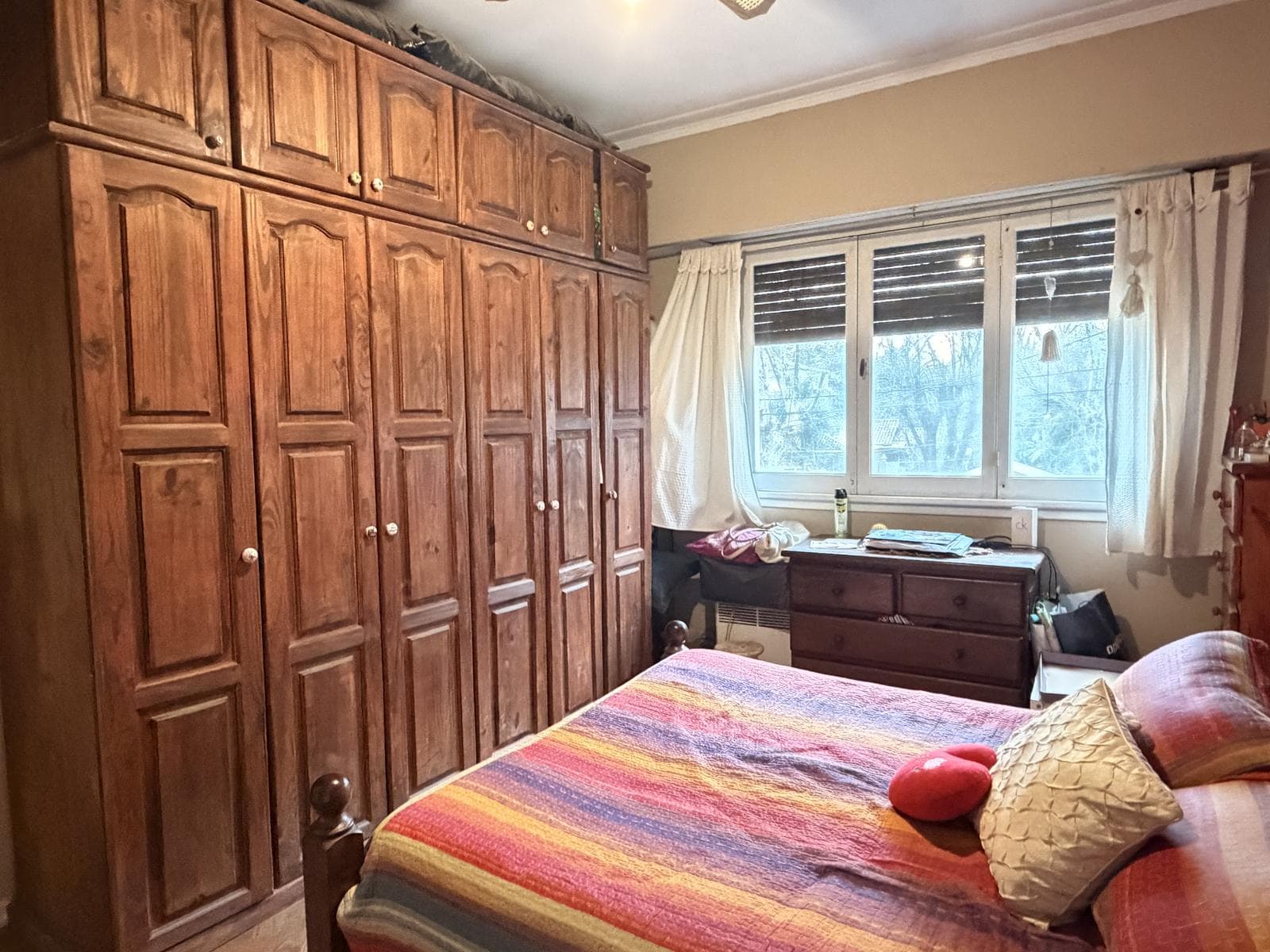 Two houses on one lot, 5 bedrooms, garage, workshop, historic district of General Pacheco.