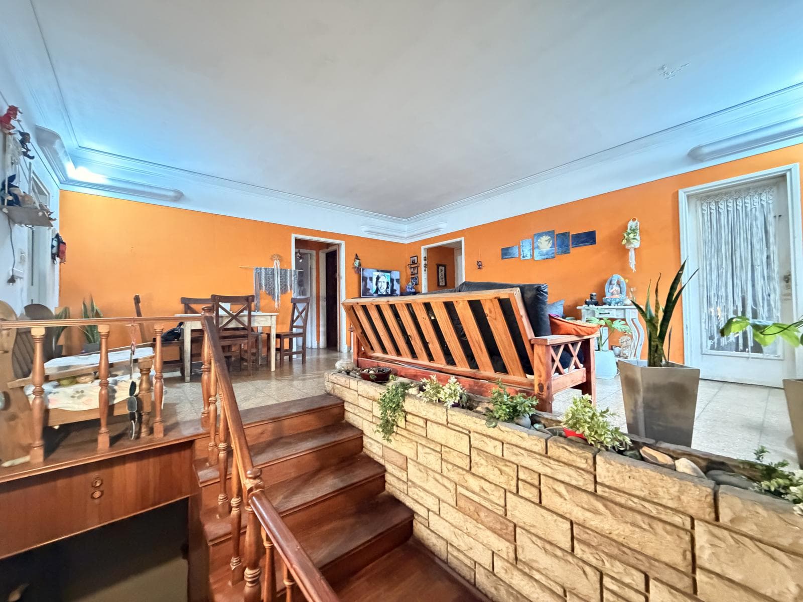 Two houses on one lot, 5 bedrooms, garage, workshop, historic district of General Pacheco.