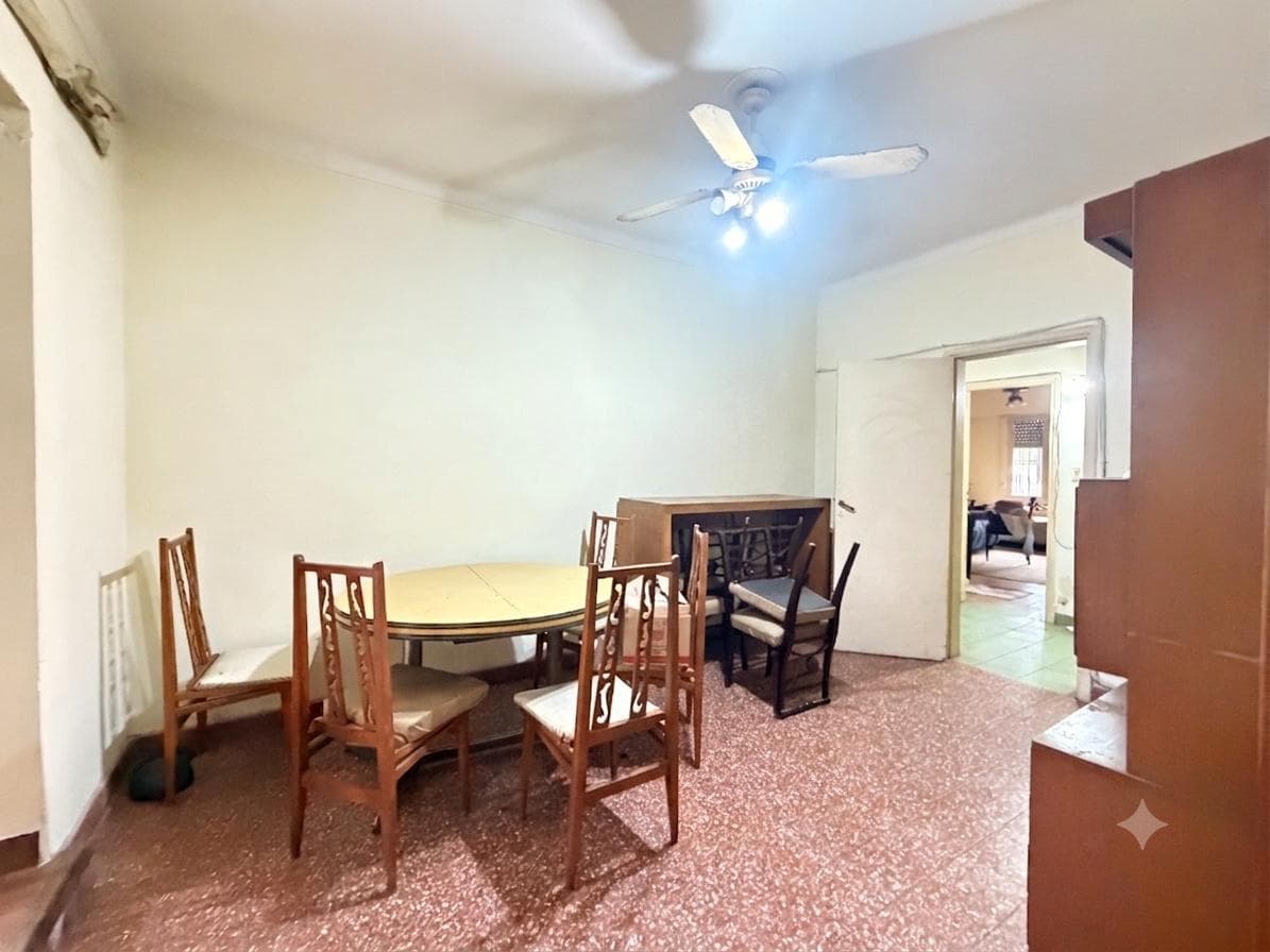 Two houses on one lot, 5 bedrooms, garage, workshop, historic district of General Pacheco.