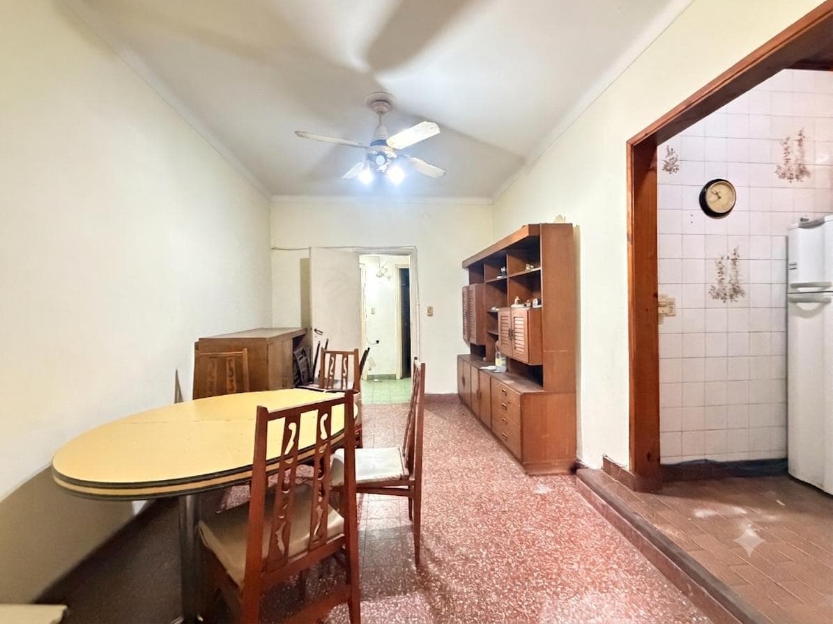 Two houses on one lot, 5 bedrooms, garage, workshop, historic district of General Pacheco.