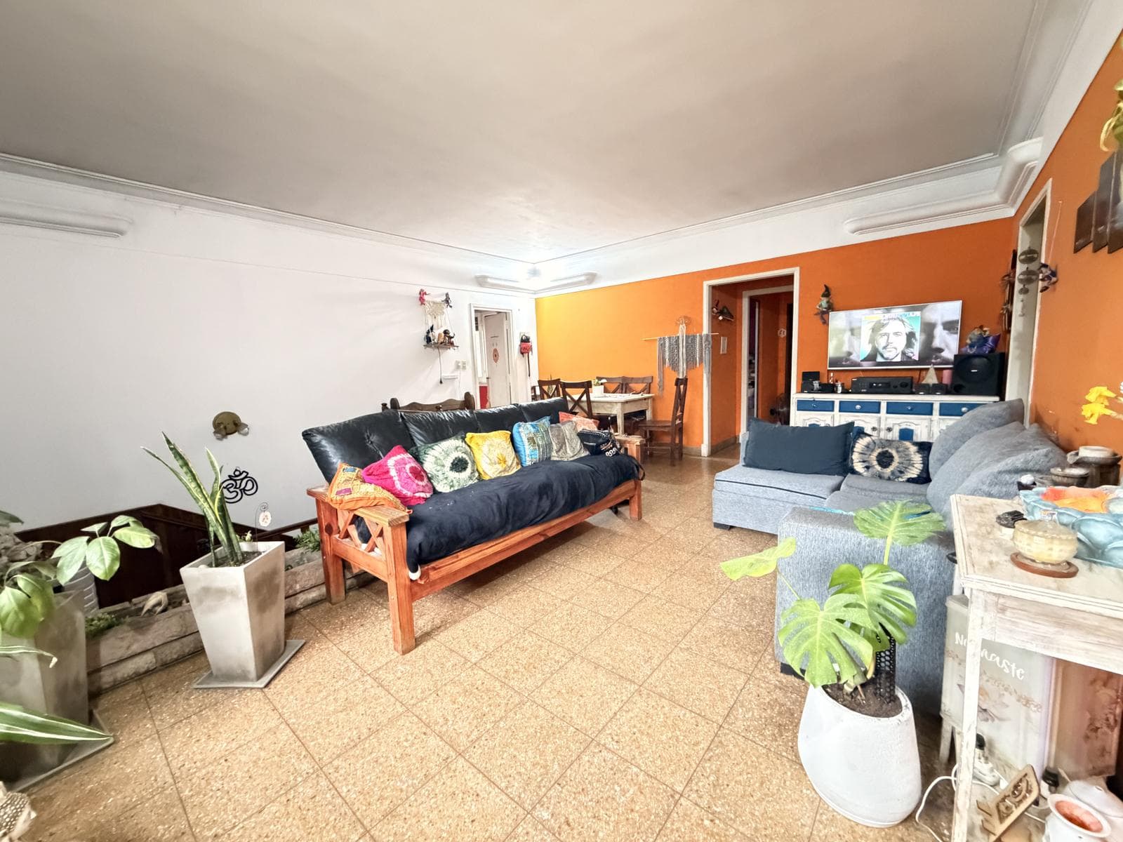 Two houses on one lot, 5 bedrooms, garage, workshop, historic district of General Pacheco.