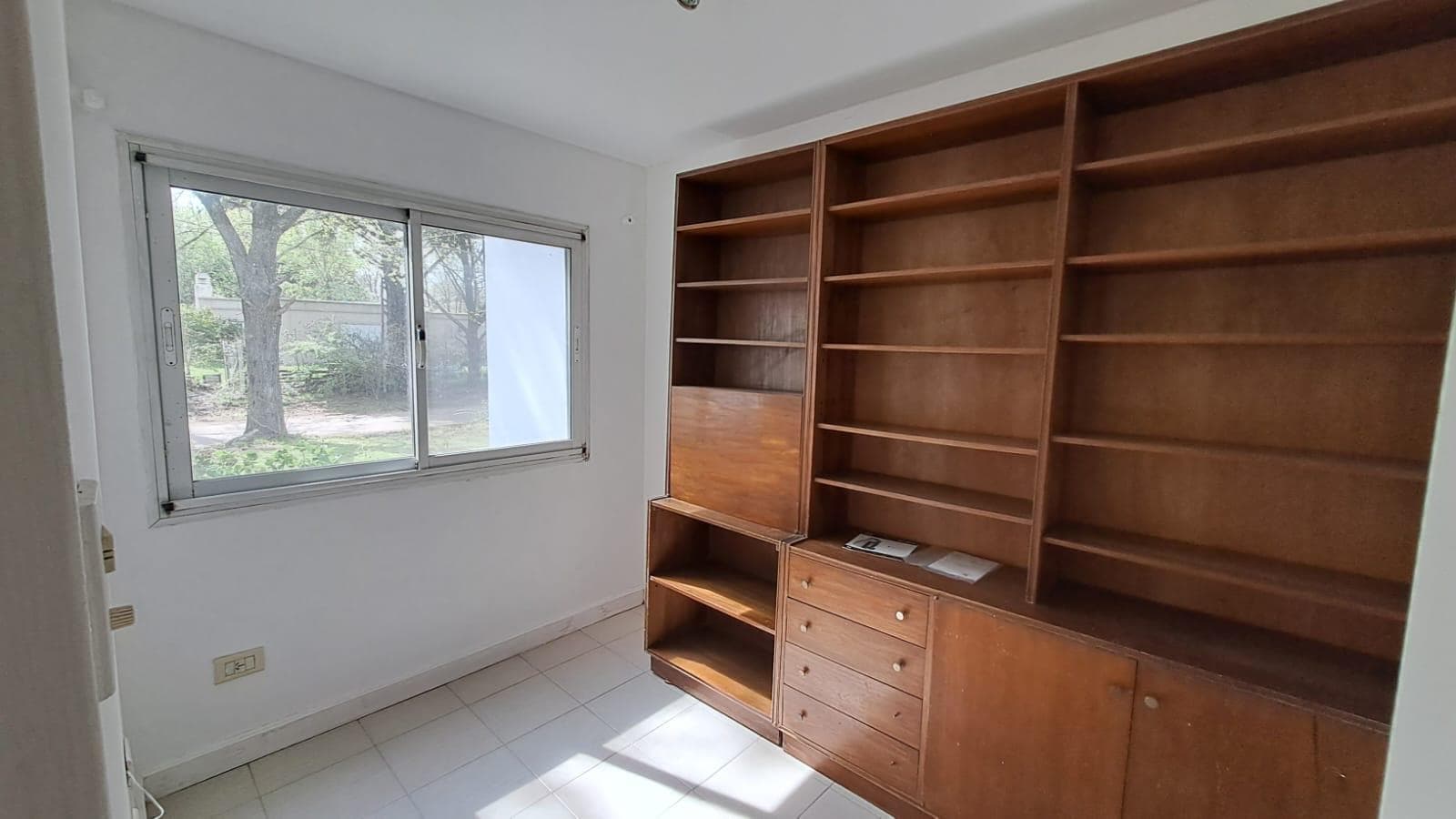 House for Sale in Pilar Village