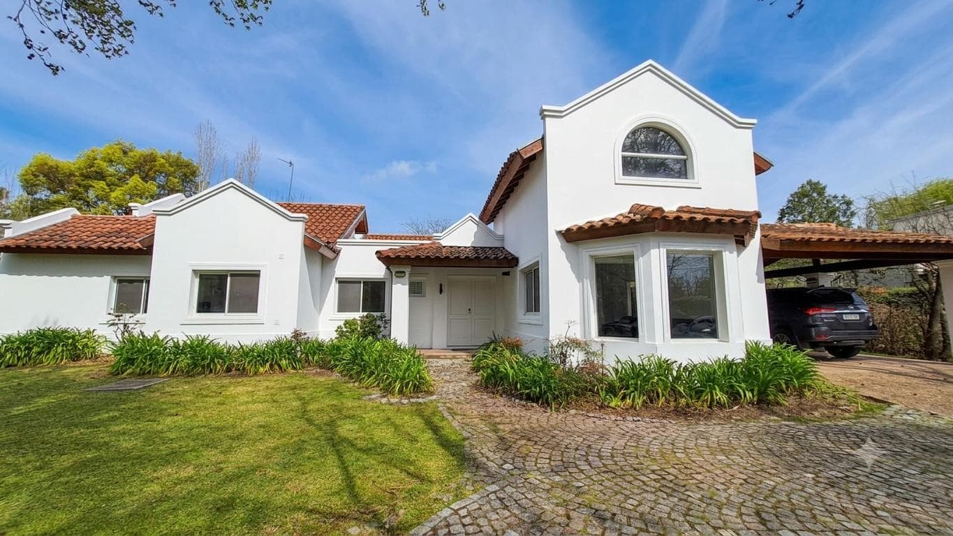 House for Sale in Pilar Village