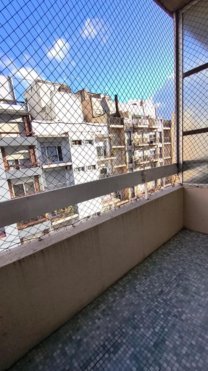 1-Bedroom Apartment with a Balcony Facing the Street