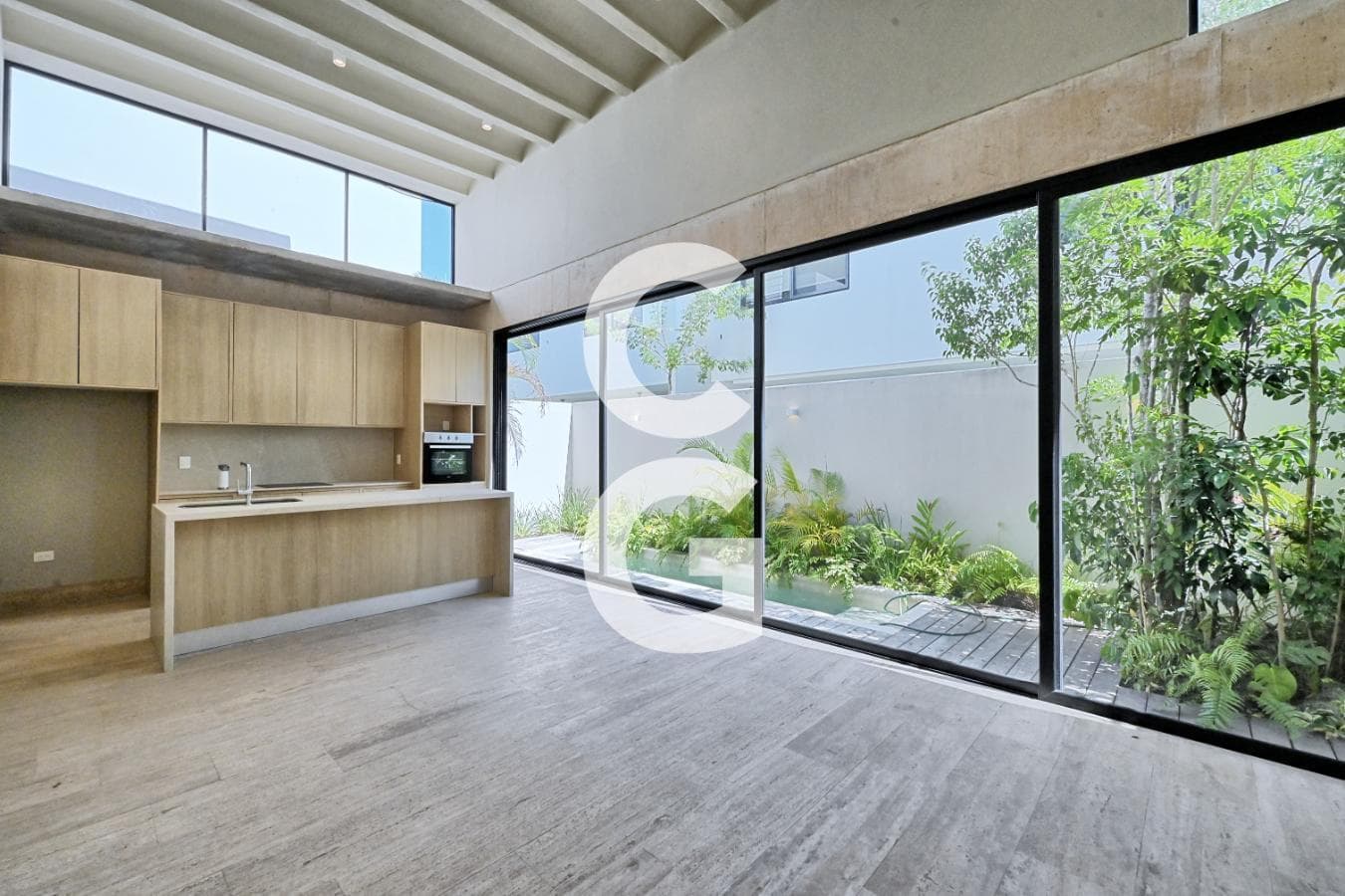 House for Sale in Cancún in the Vía Cumbres Residential Complex with a Pool