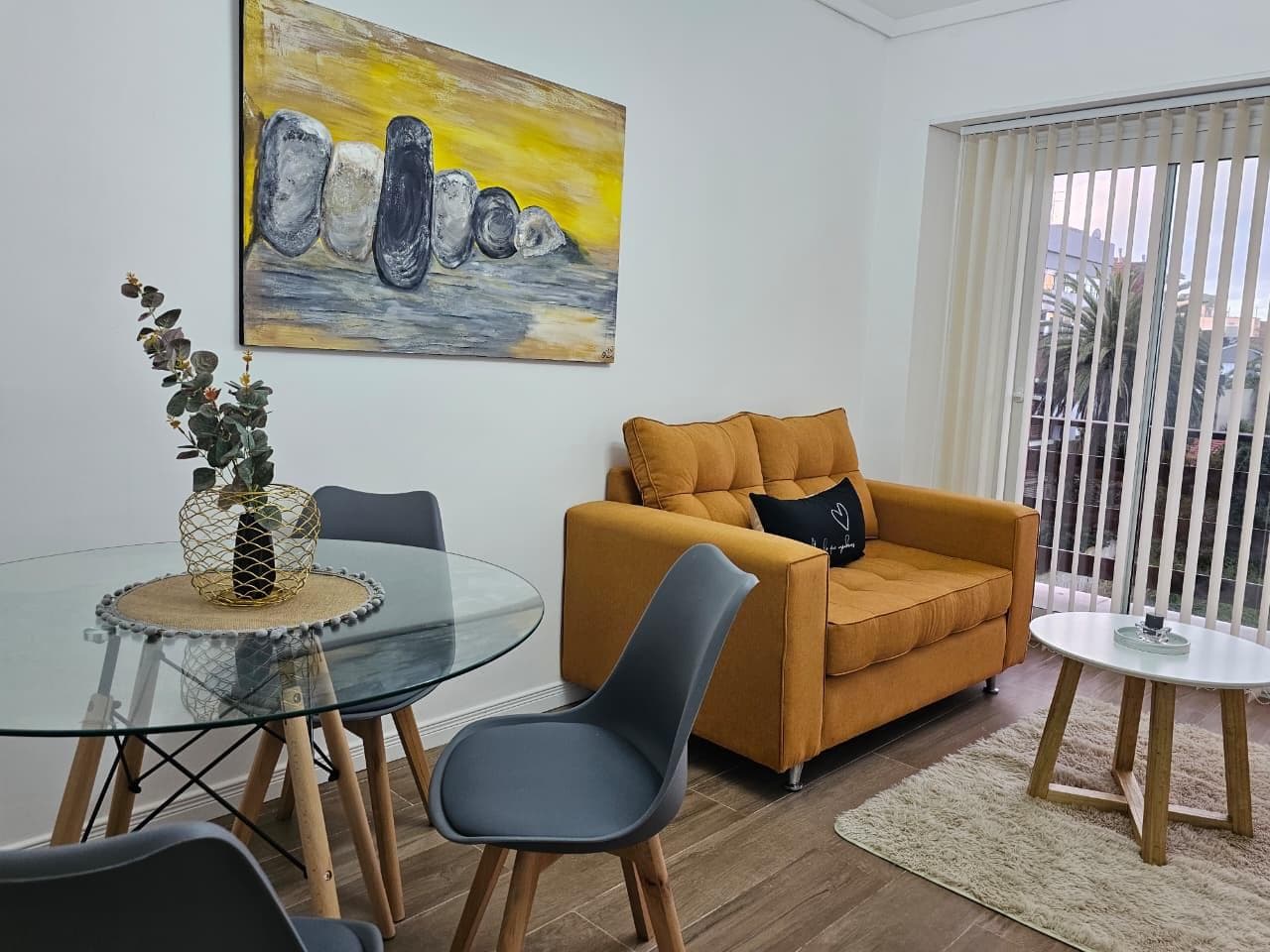 2 with sea view – Royal I Building
