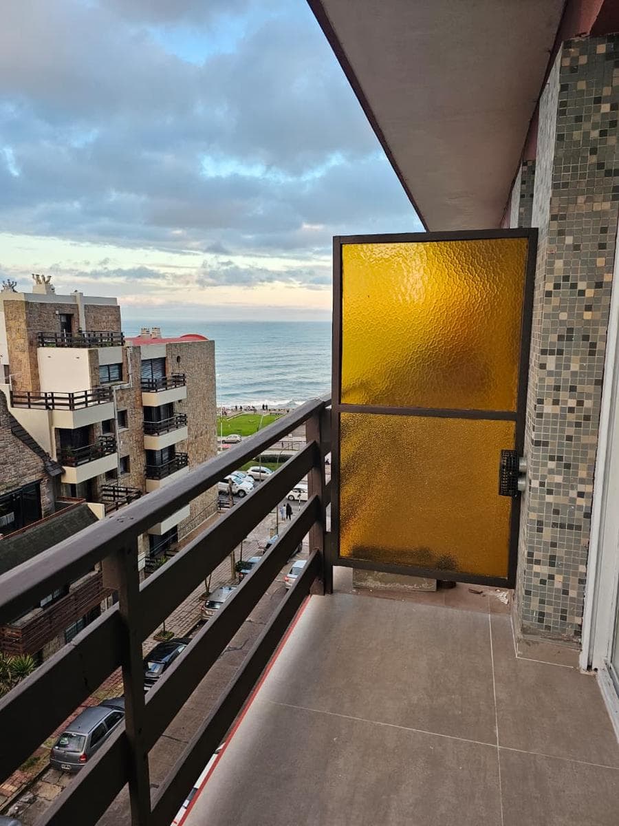 2 with sea view – Royal I Building