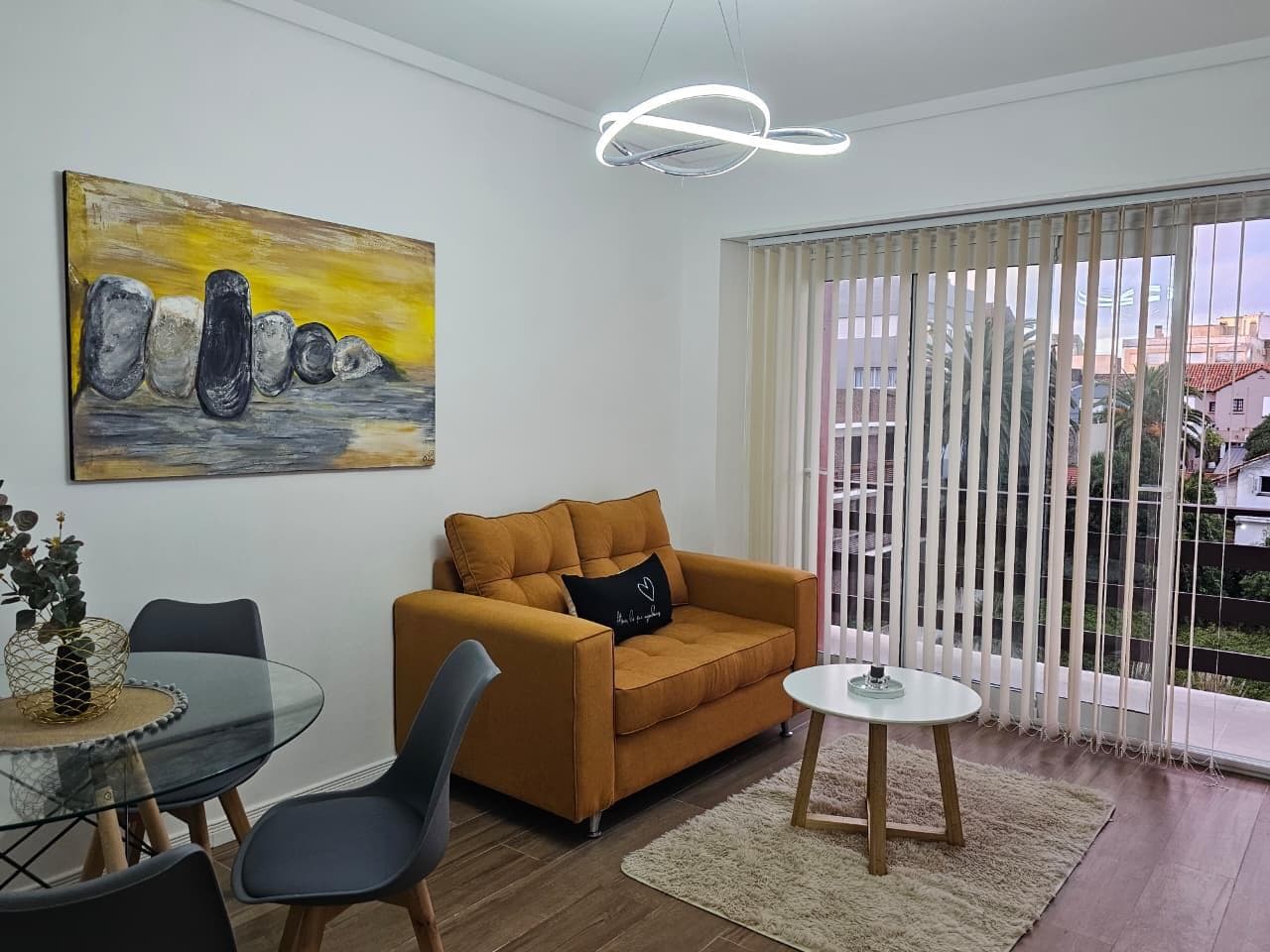 2 with sea view – Royal I Building