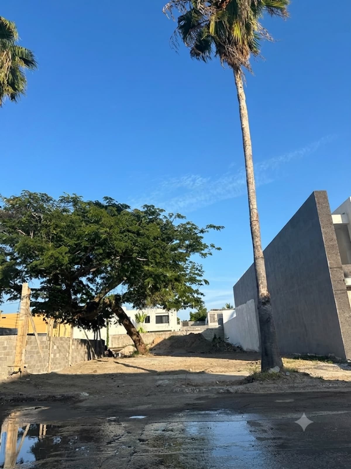 Land - El Charro