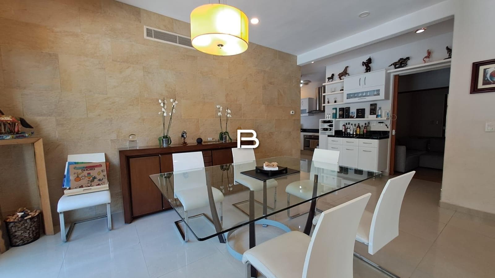 Apartment in Superblock 17