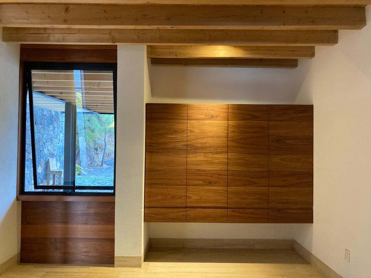 House for Sale/Rent with a Lake View in Valle de Bravo