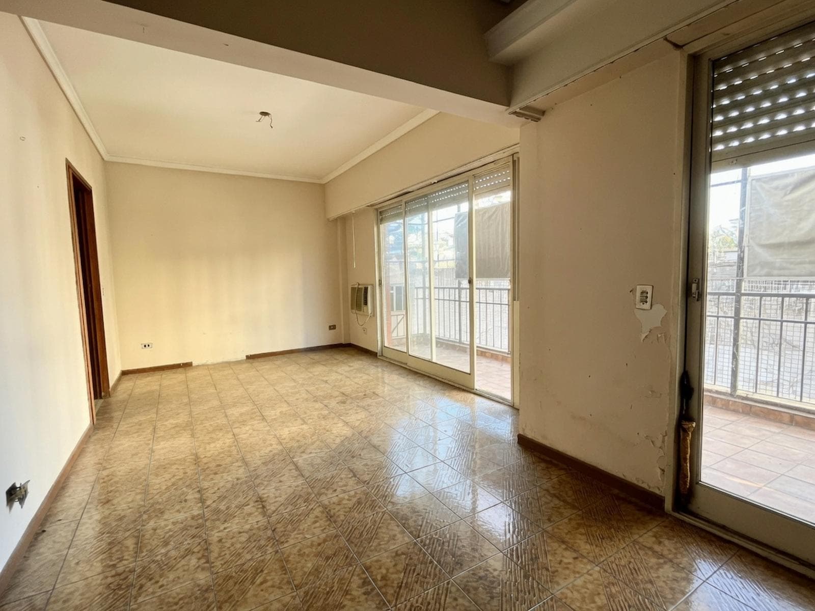 4-room apartment plus 2 parking spaces