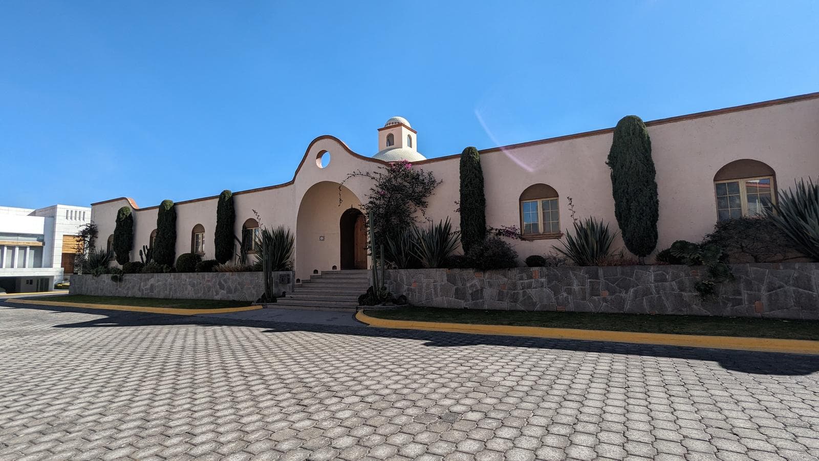 SINGLE-STORY HOME IN PROVIDENCIA, METEPEC