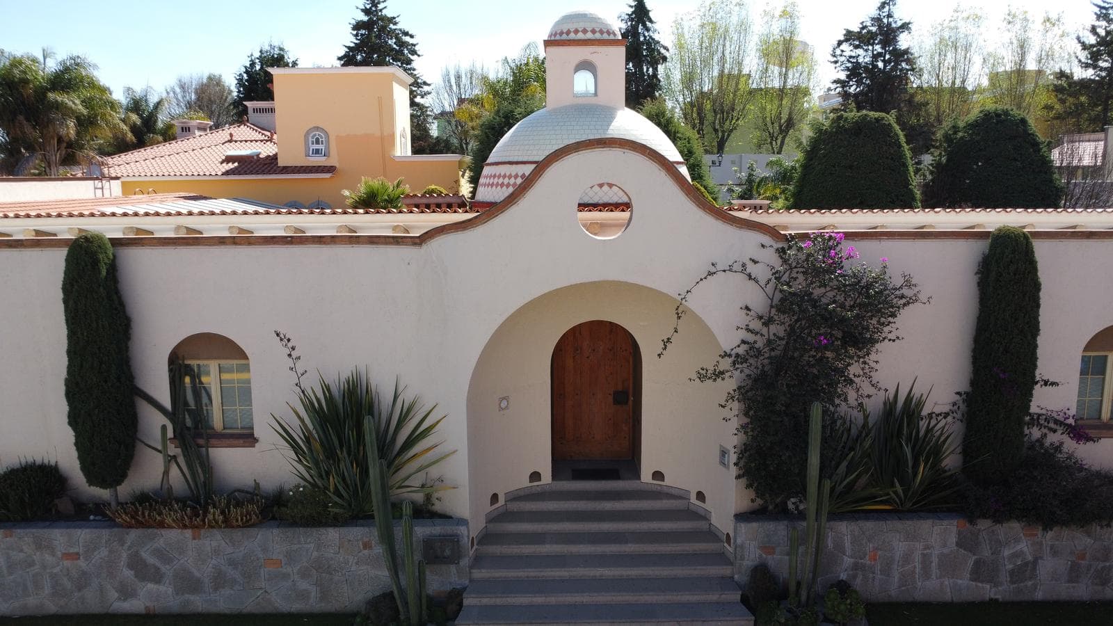 SINGLE-STORY HOME IN PROVIDENCIA, METEPEC