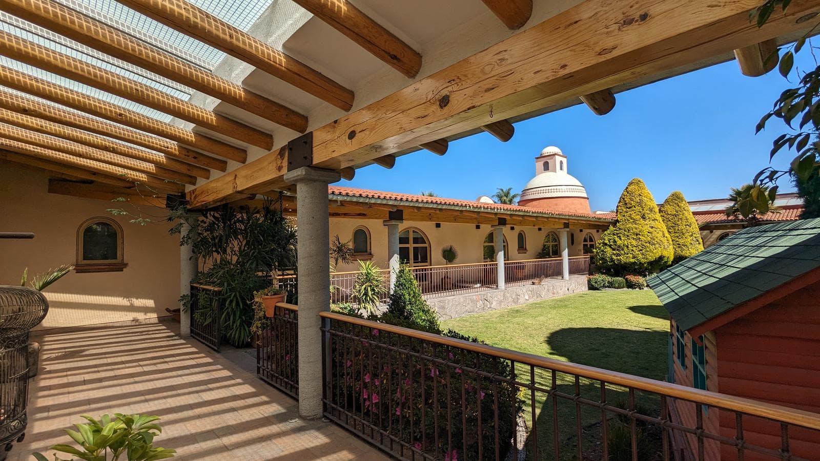 SINGLE-STORY HOME IN PROVIDENCIA, METEPEC