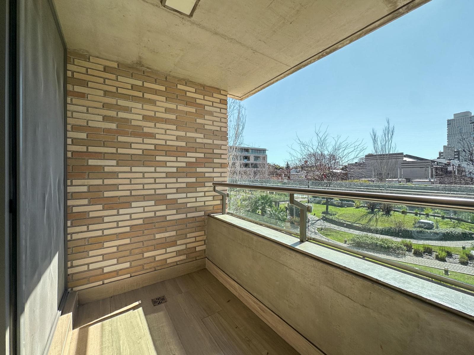 2-bedroom, 2-bathroom apartment with radiators and amenities at Condos Refinerias