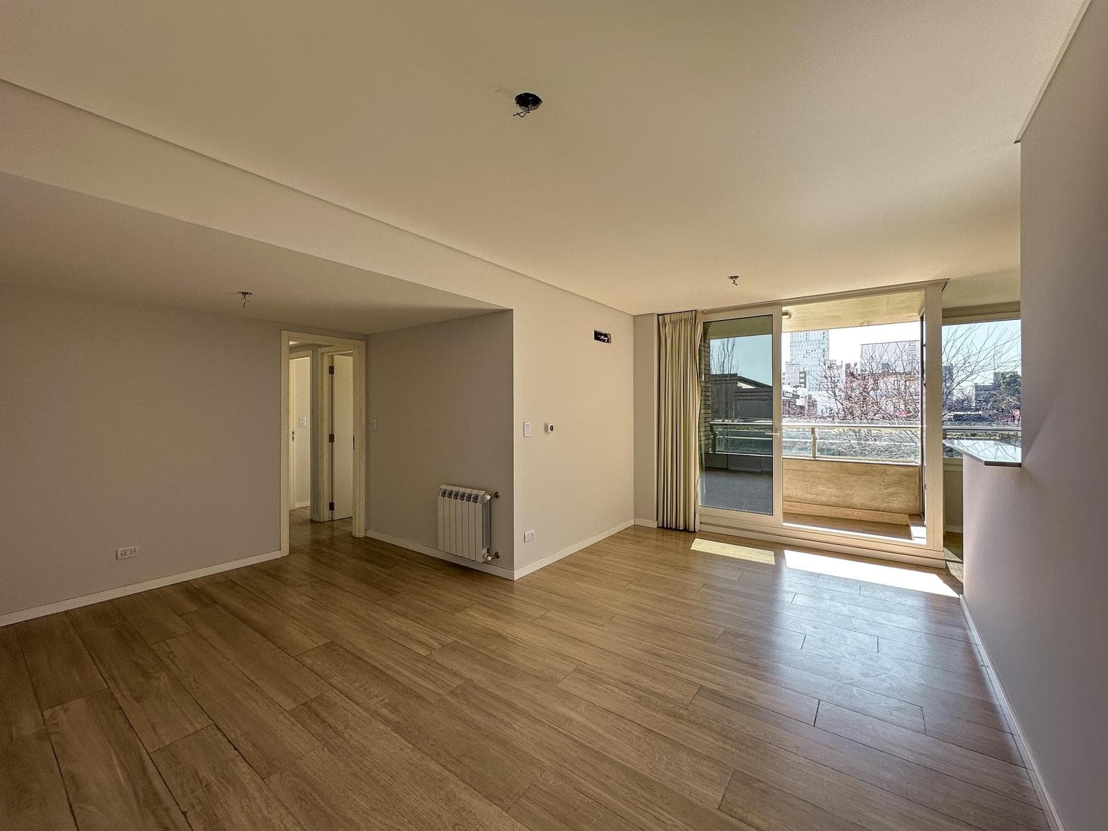 2-bedroom, 2-bathroom apartment with radiators and amenities at Condos Refinerias