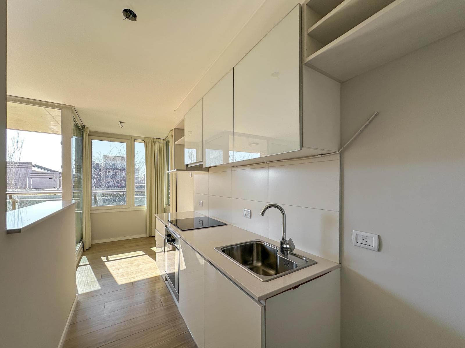 2-bedroom, 2-bathroom apartment with radiators and amenities at Condos Refinerias