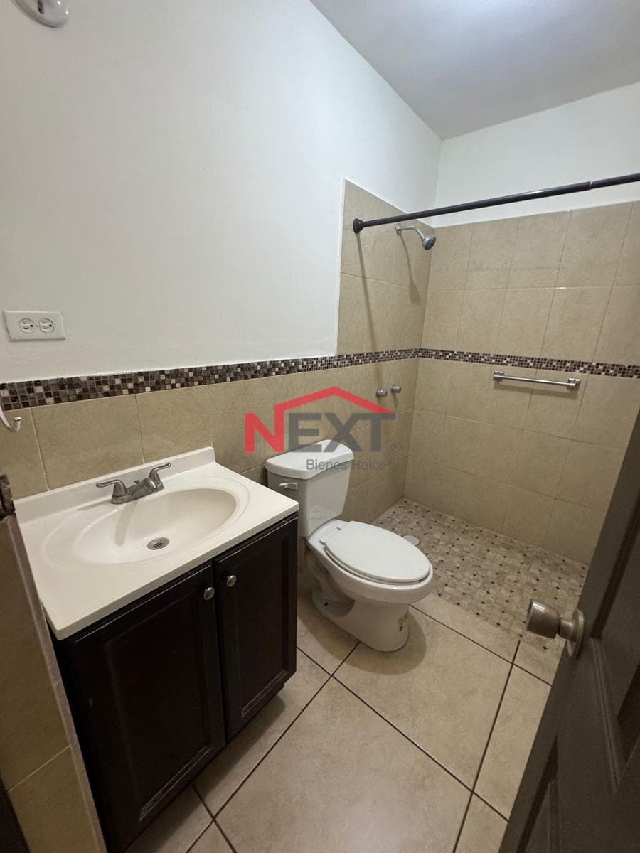 HOUSE FOR RENT IN THE VALLE GRANDE NEIGHBORHOOD