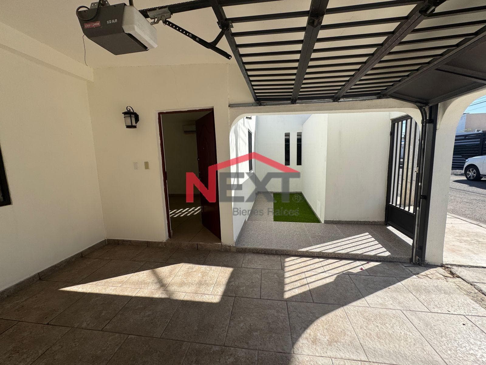 HOUSE FOR RENT IN THE VALLE GRANDE NEIGHBORHOOD