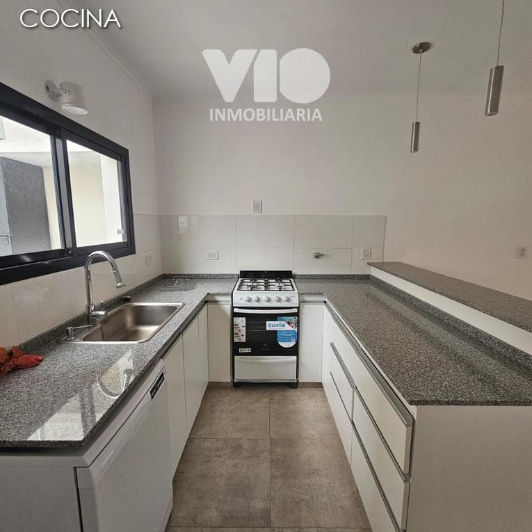 Brand-new, centrally located duplex in Colón