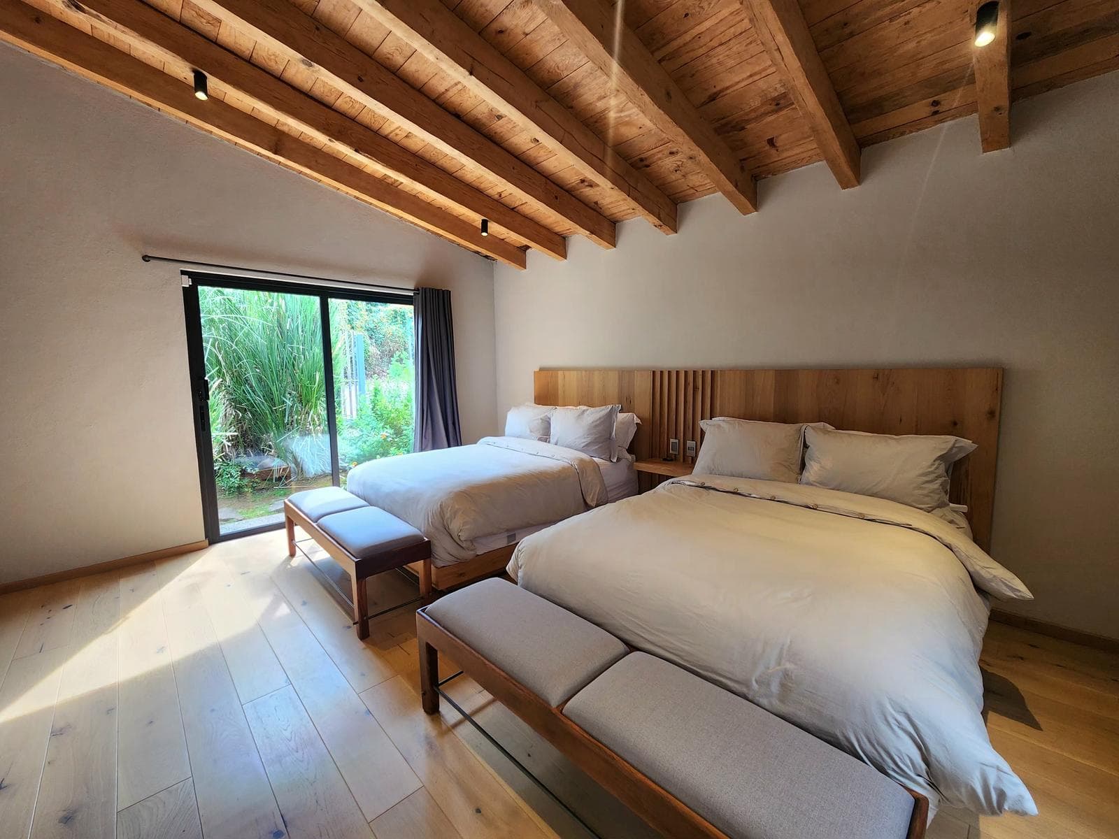 House for Sale with a Lake View in Avándaro