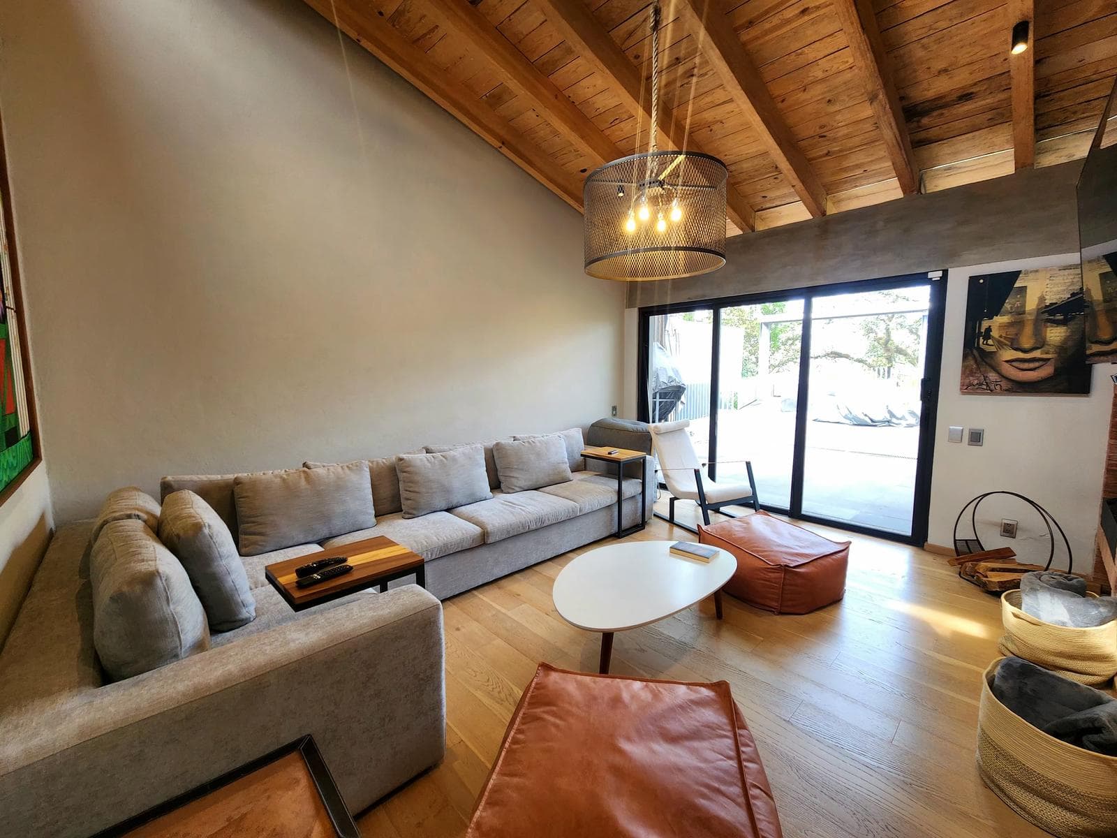 House for Sale with a Lake View in Avándaro