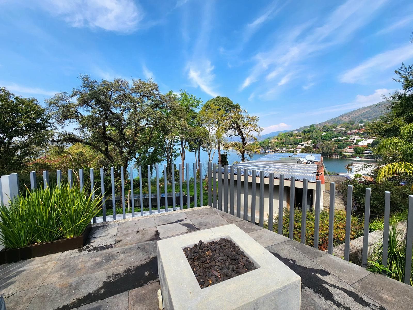 House for Sale with a Lake View in Avándaro