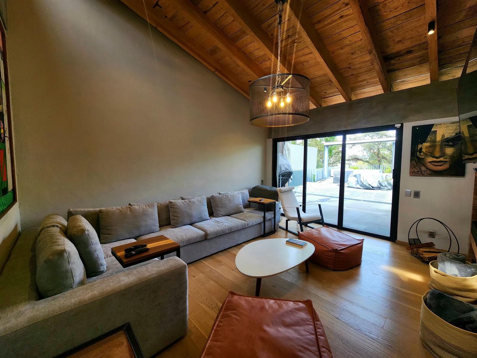 House for Sale with a Lake View in Avándaro
