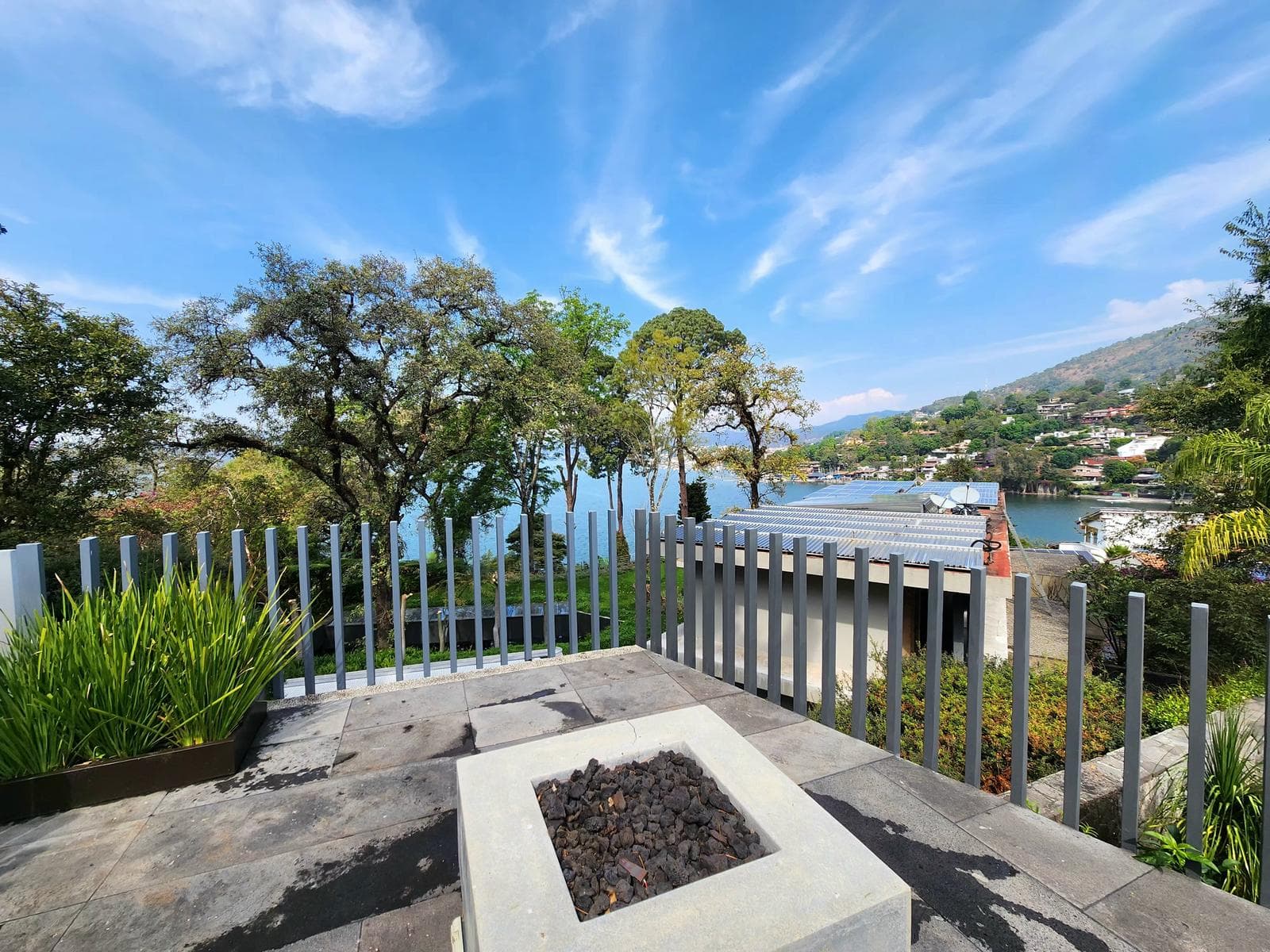House for Sale with a Lake View in Avándaro