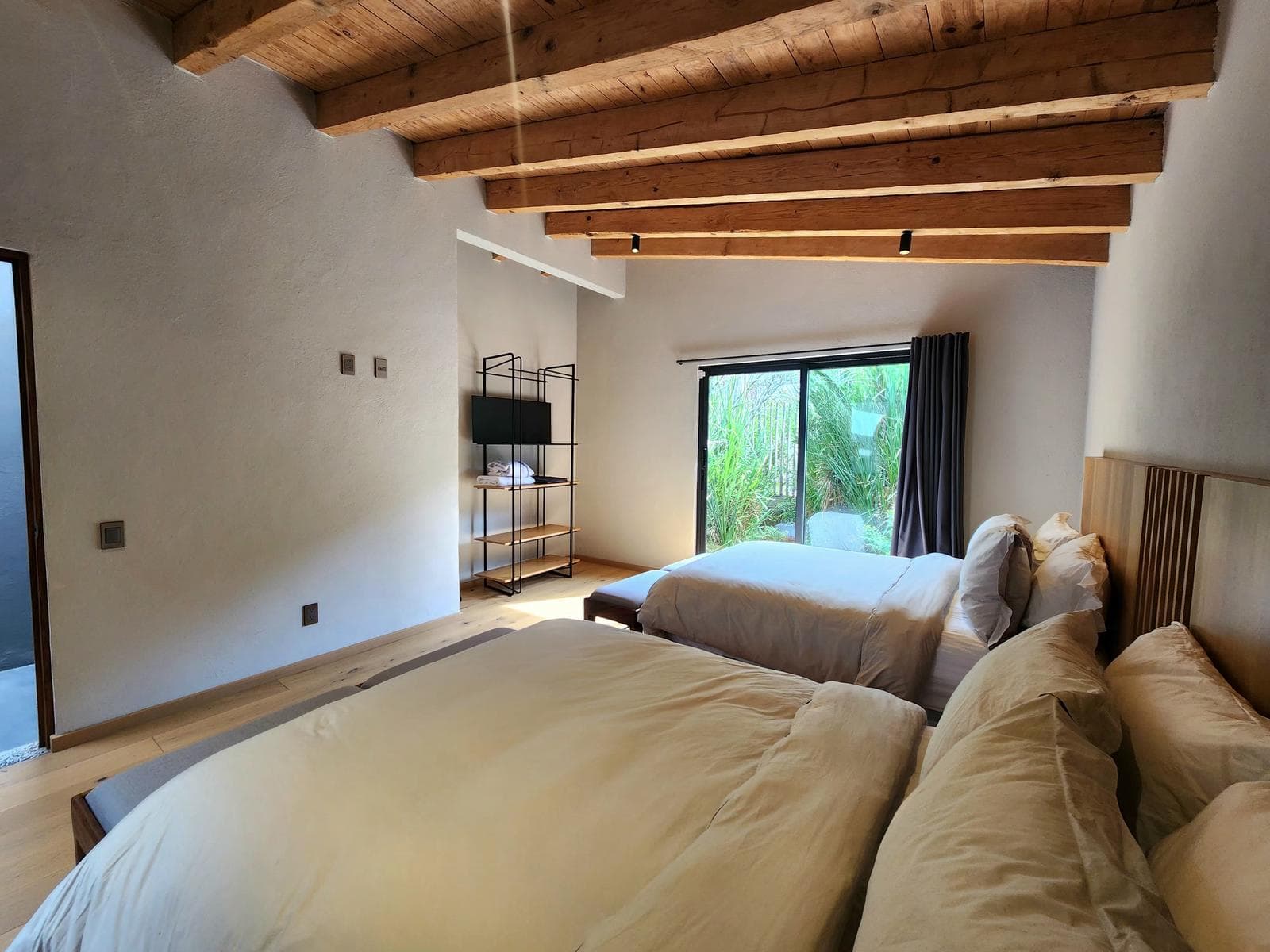 House for Sale with a Lake View in Avándaro