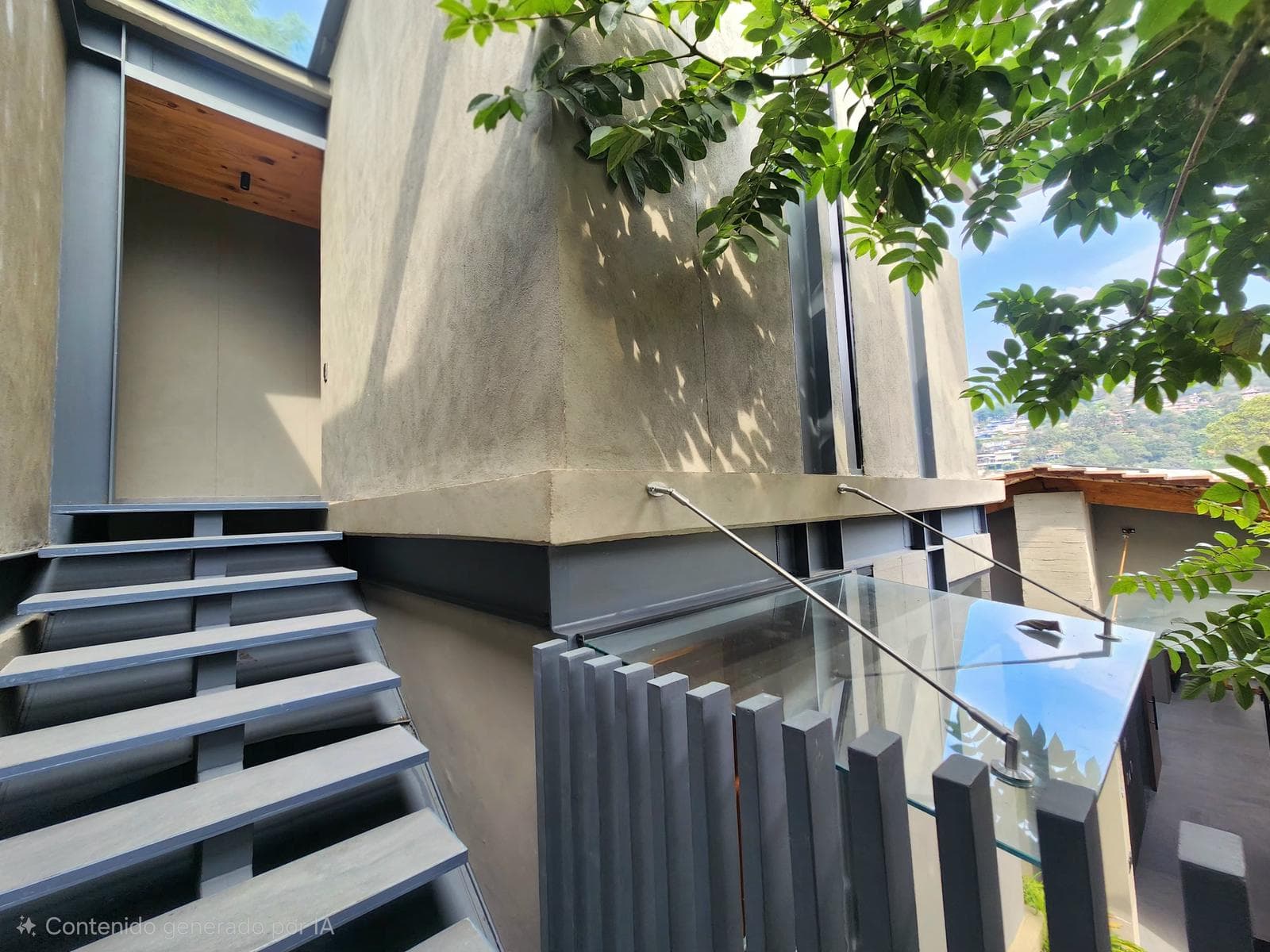House for Sale with a Lake View in Avándaro