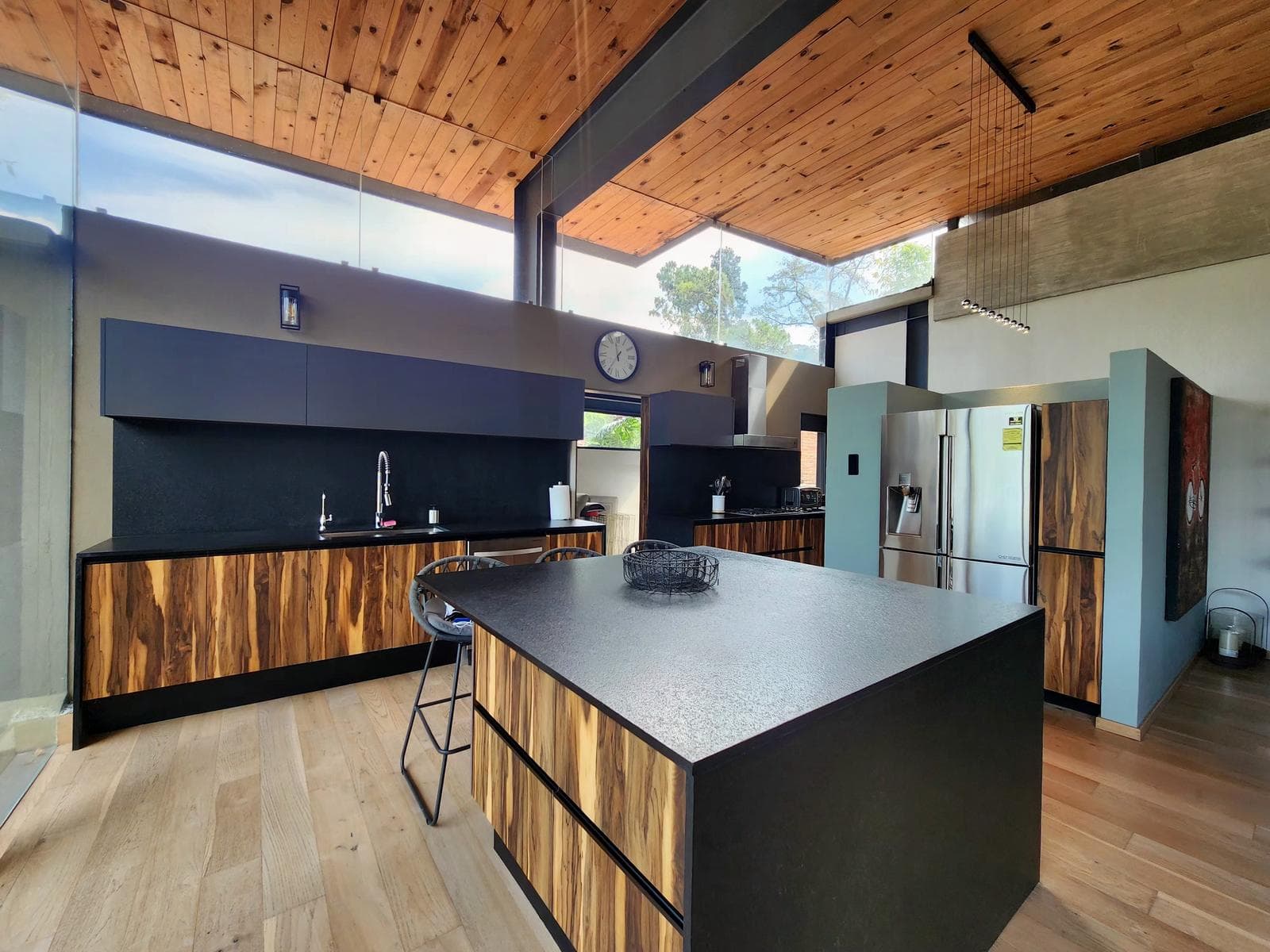 House for Sale with a Lake View in Avándaro
