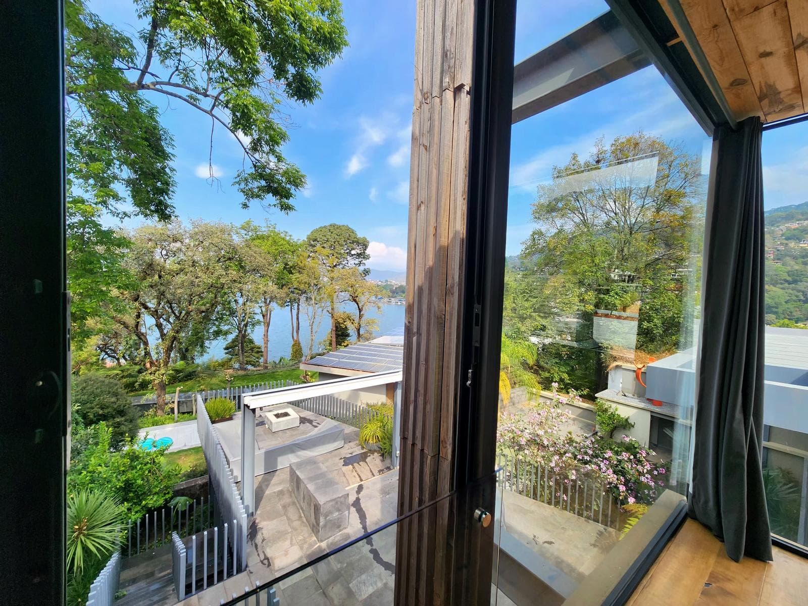 House for Sale with a Lake View in Avándaro