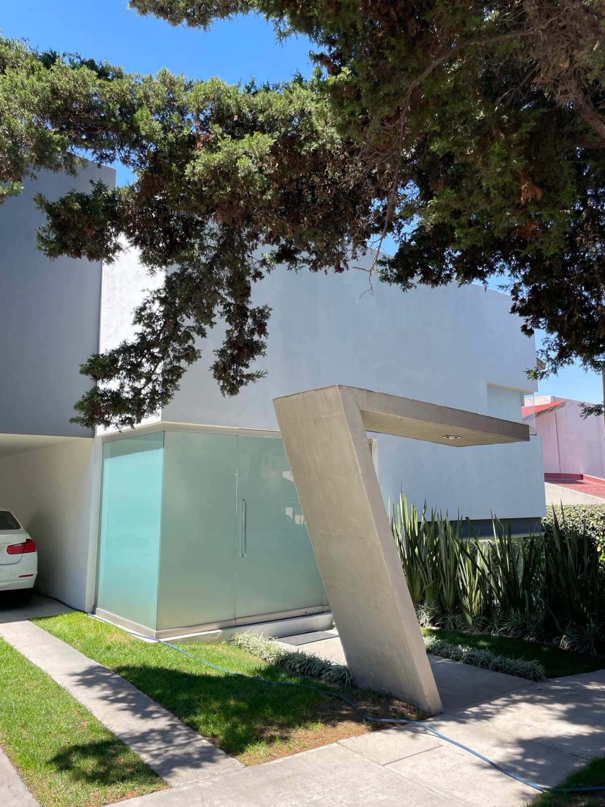 House - Esmeralda Area