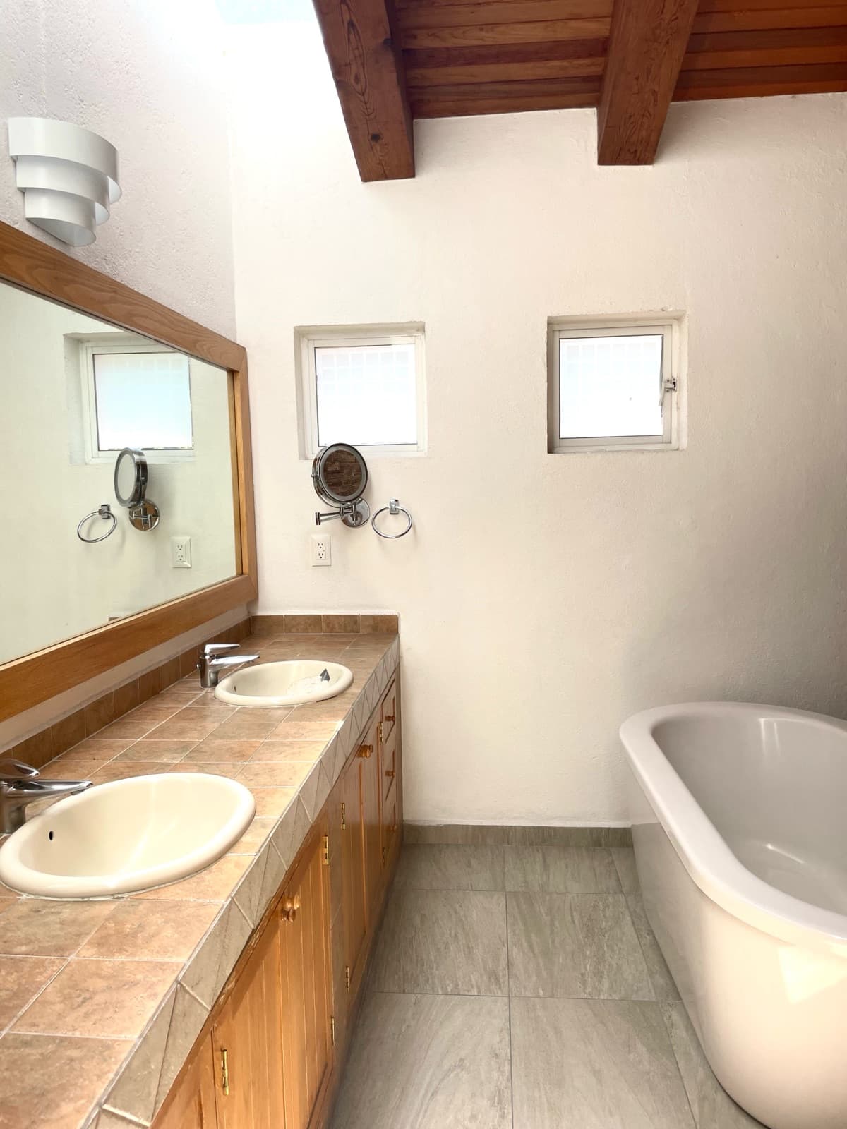House for Sale in Loma de Vallescondido, Esmeralda Area, Atizapán de Zaragoza