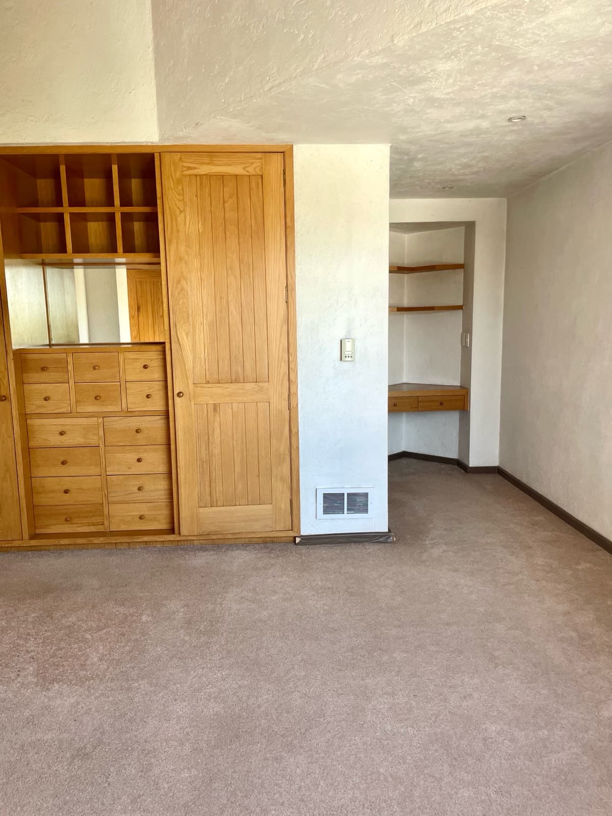 House for Sale in Loma de Vallescondido, Esmeralda Area, Atizapán de Zaragoza