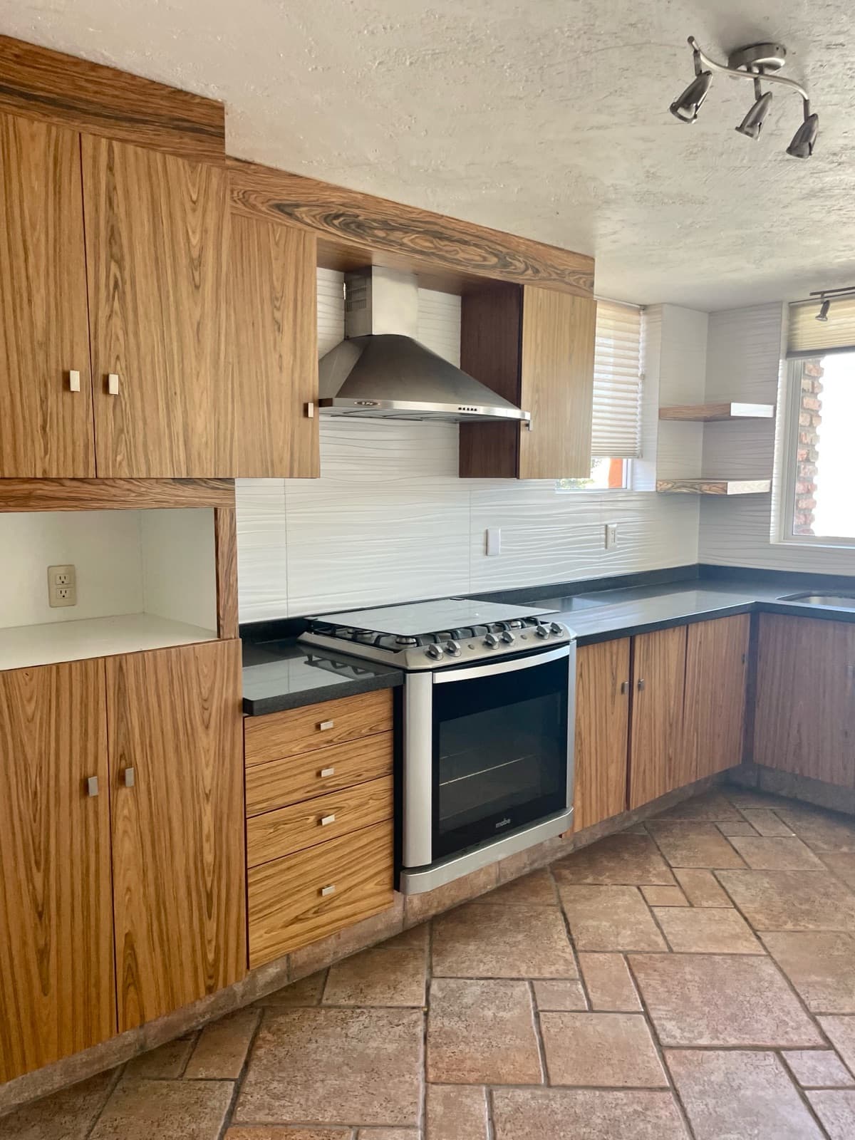 House for Sale in Loma de Vallescondido, Esmeralda Area, Atizapán de Zaragoza
