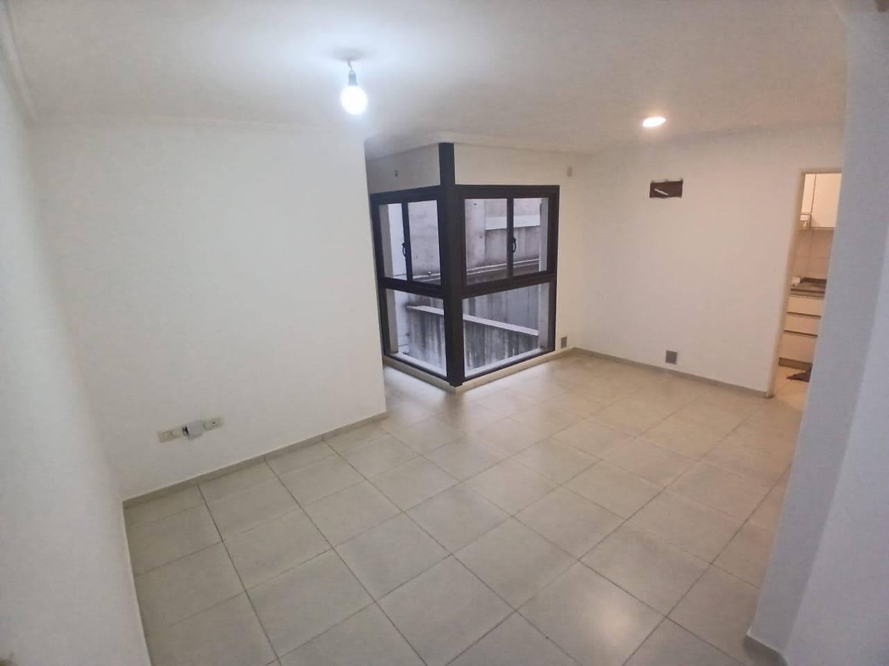 1-BEDROOM APARTMENT FOR RENT IN NUEVA CORDOBA, ACROSS FROM THE STAIRS LEADING TO SARMIENTO PARK