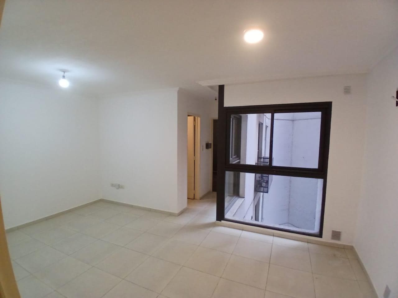 1-BEDROOM APARTMENT FOR RENT IN NUEVA CORDOBA, ACROSS FROM THE STAIRS LEADING TO SARMIENTO PARK