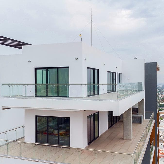 Penthouse for sale in the Parkview Pitic Tower.