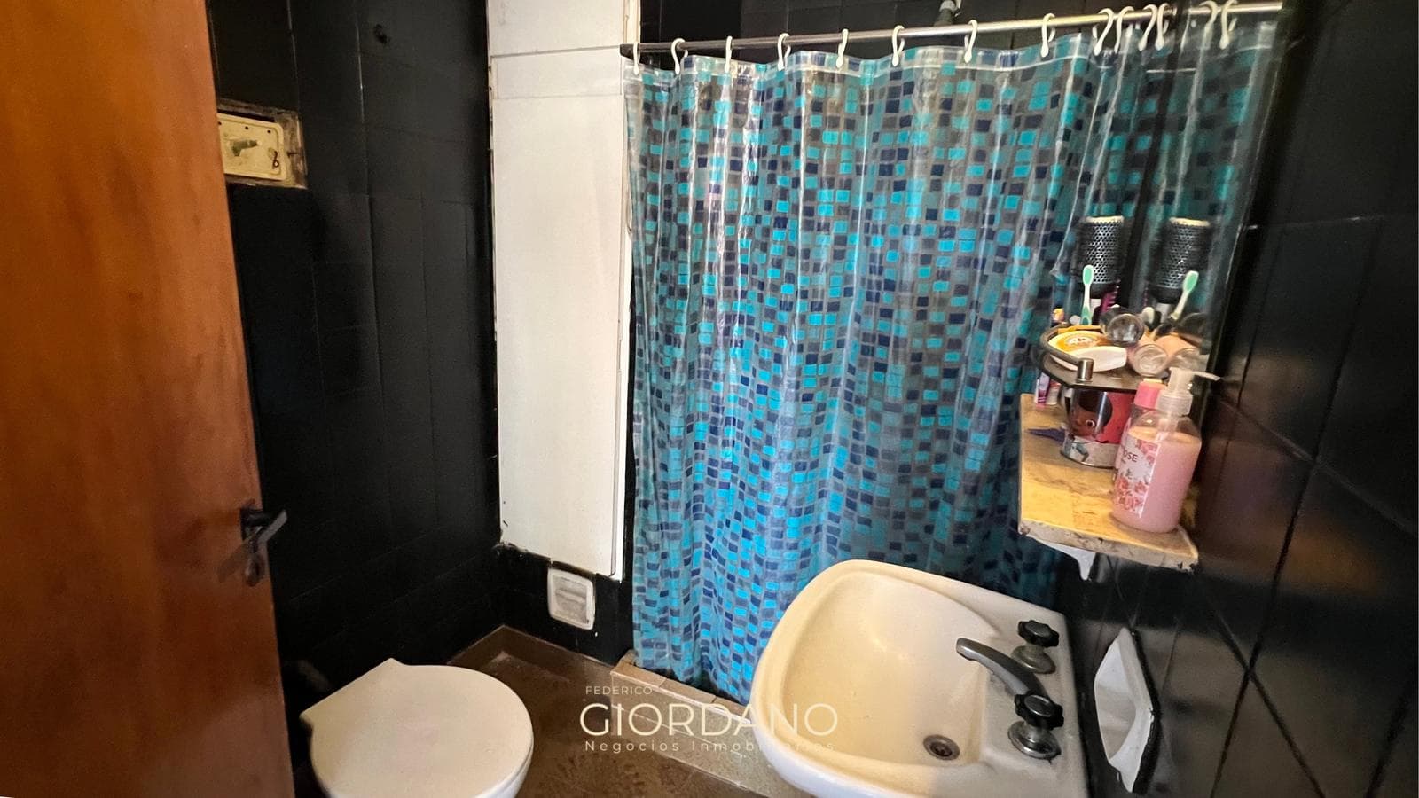 House for Sale in Bernal Oeste