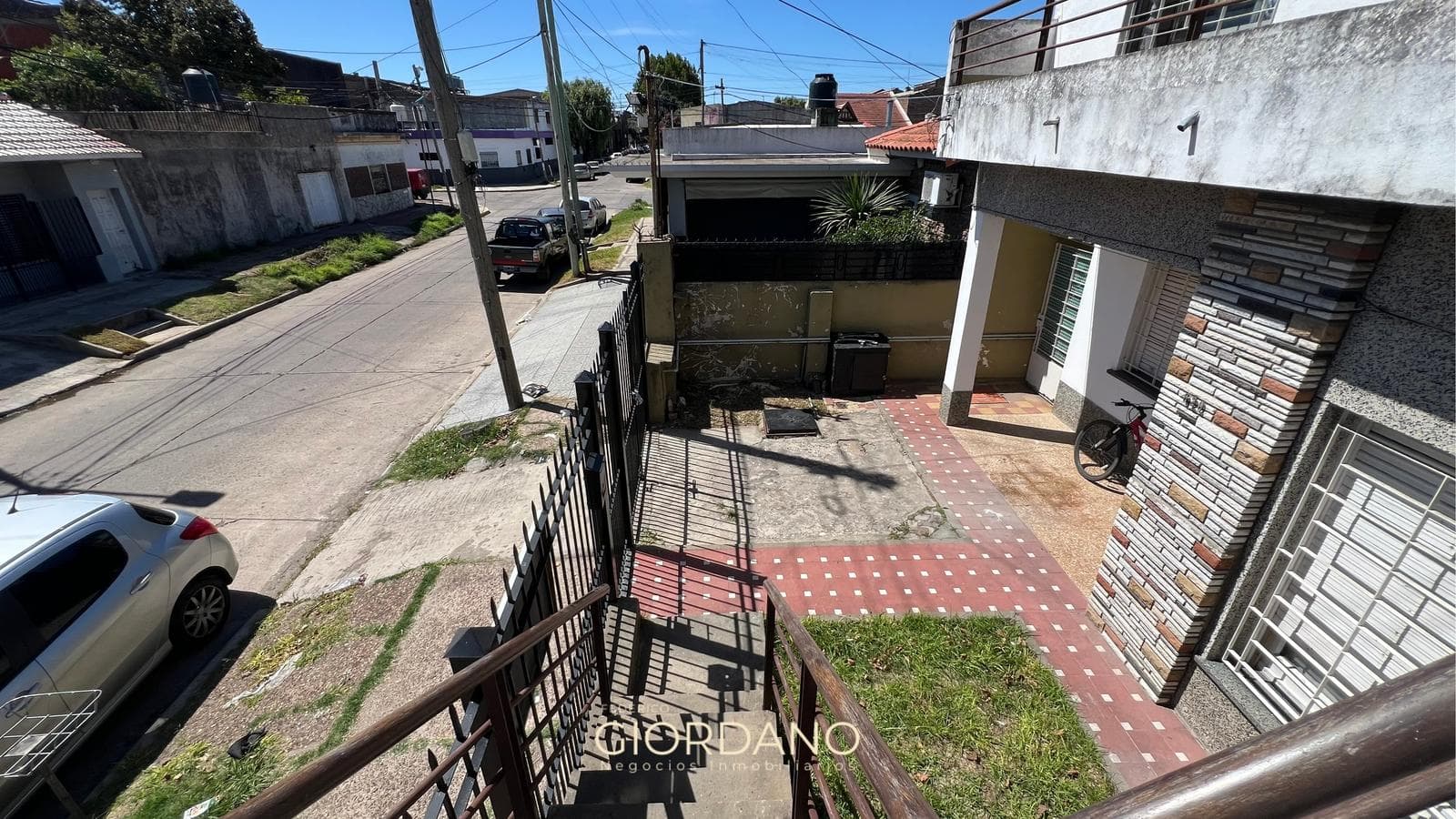 House for Sale in Bernal Oeste