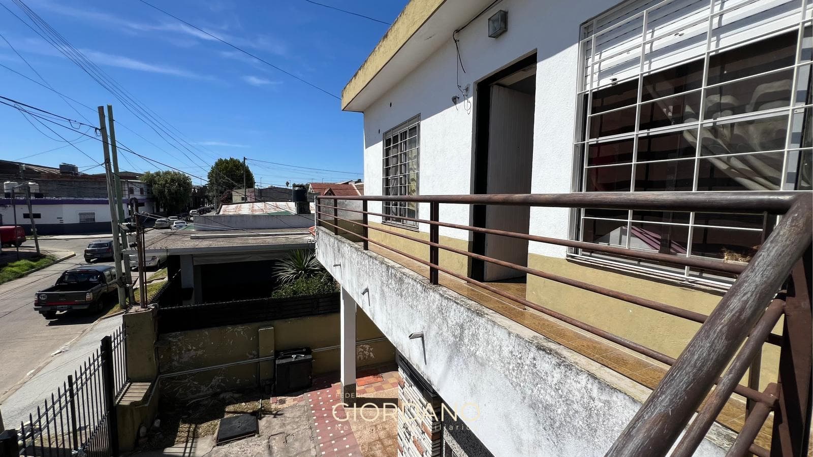 House for Sale in Bernal Oeste