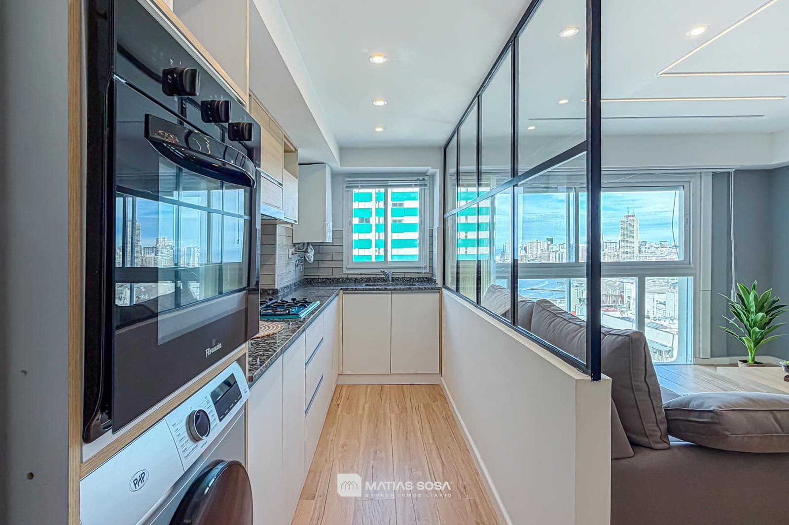 For Sale - 3-room apartment - Ocean view - Renovated - Downtown