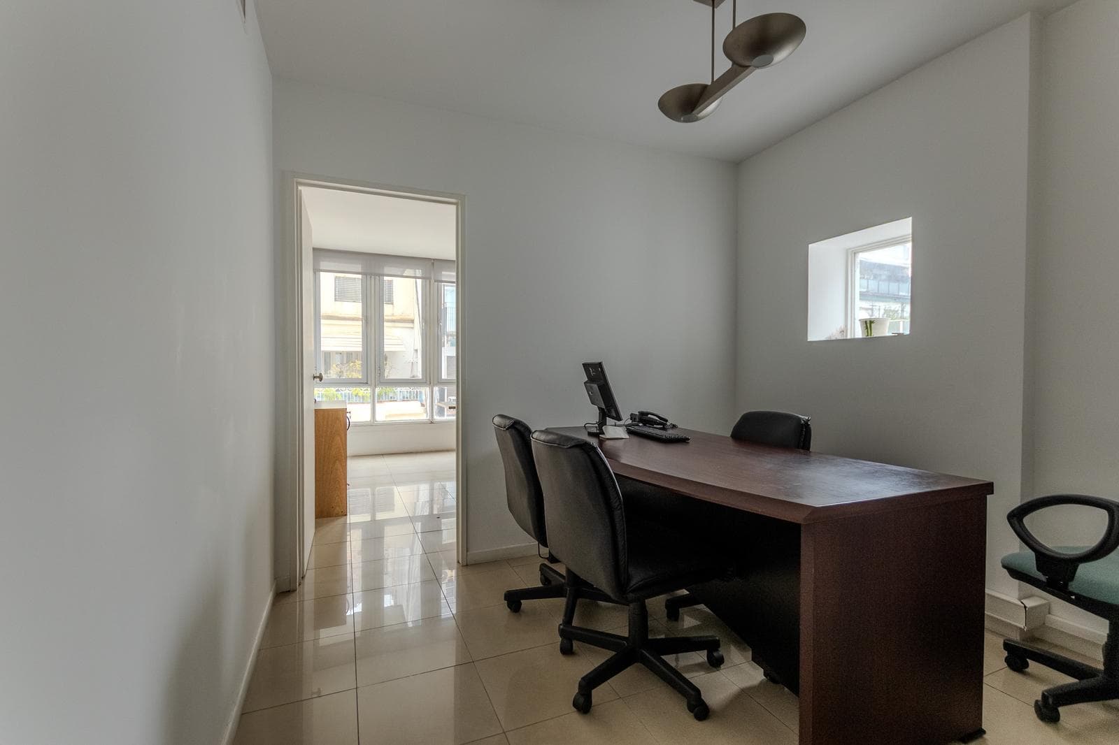 Spectacular 143 m2 duplex office in the Recoleta/Tribunales area.